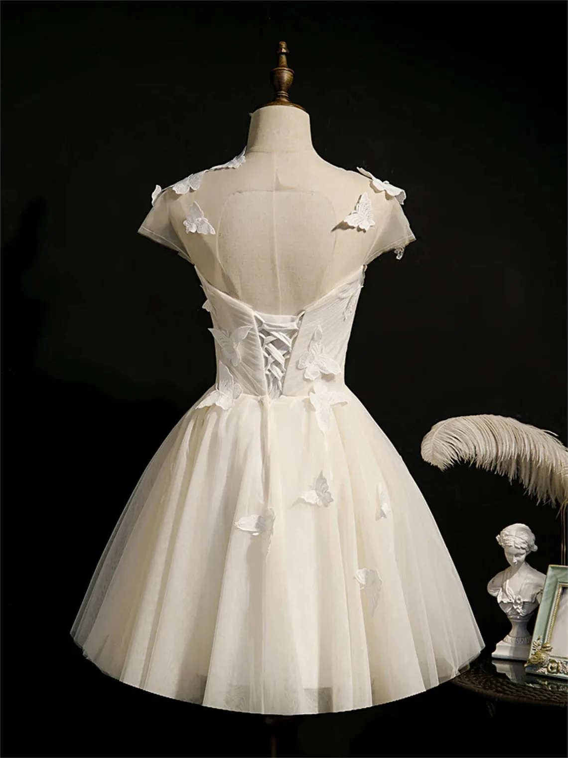 Ivory Homecoming Dress With Cap Sleeves Butterfly Appliques Short Prom Dress